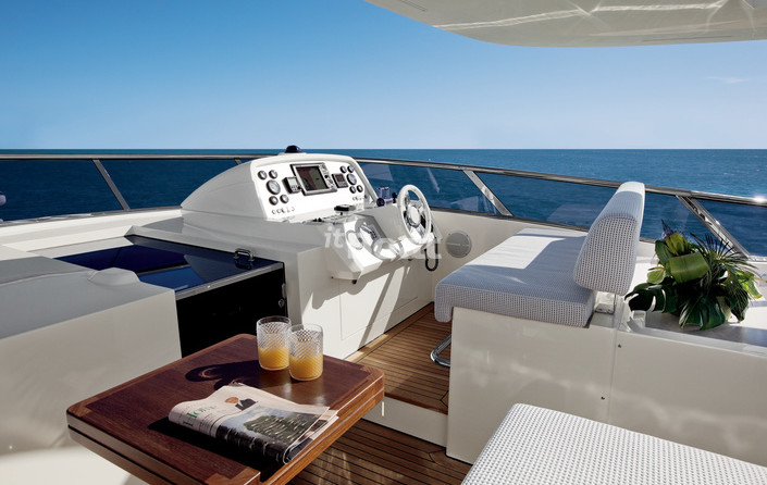 Azimut Grande 100