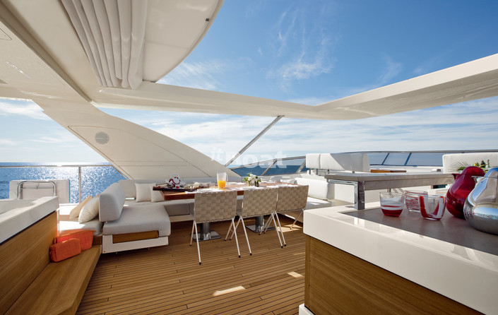 Azimut Grande 100