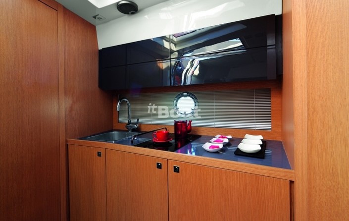 Azimut Atlantis 38