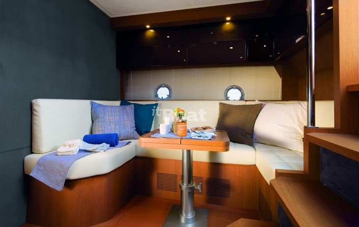 Azimut Atlantis 44