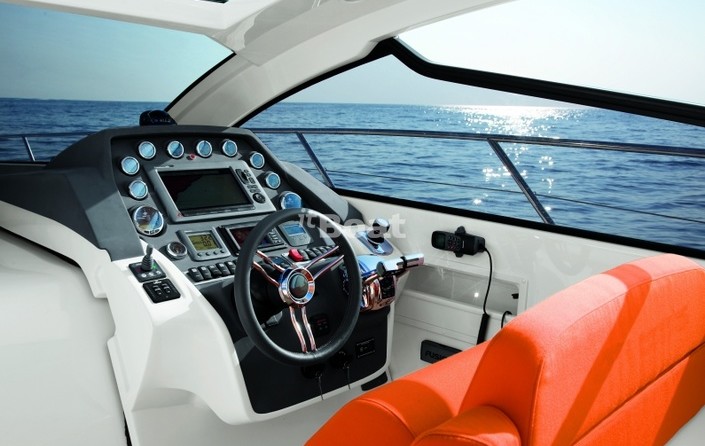 Azimut Atlantis 44