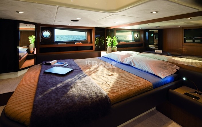 Azimut Atlantis 44
