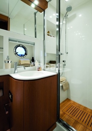 Azimut Atlantis 48