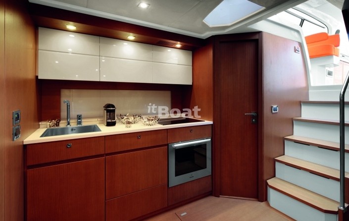 Azimut Atlantis 58