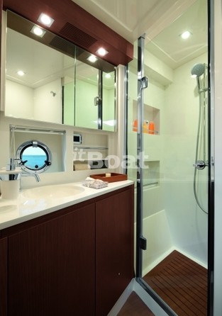 Azimut Atlantis 58