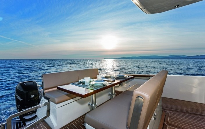 Azimut Atlantis Verve Outboard